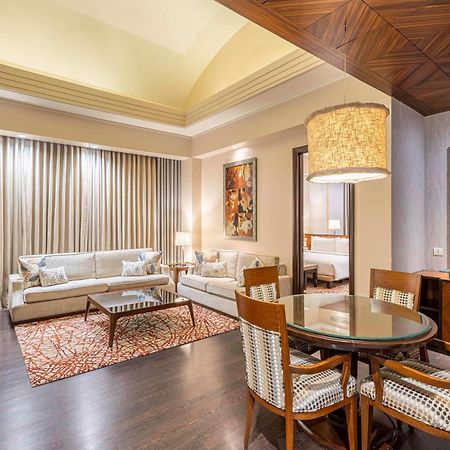 Radisson Noida Hotel ภายนอก รูปภาพ