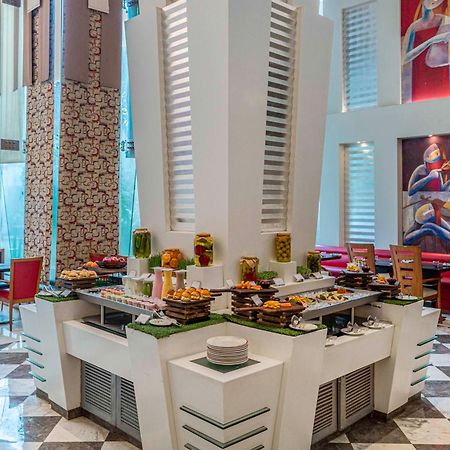 Radisson Noida Hotel ภายนอก รูปภาพ