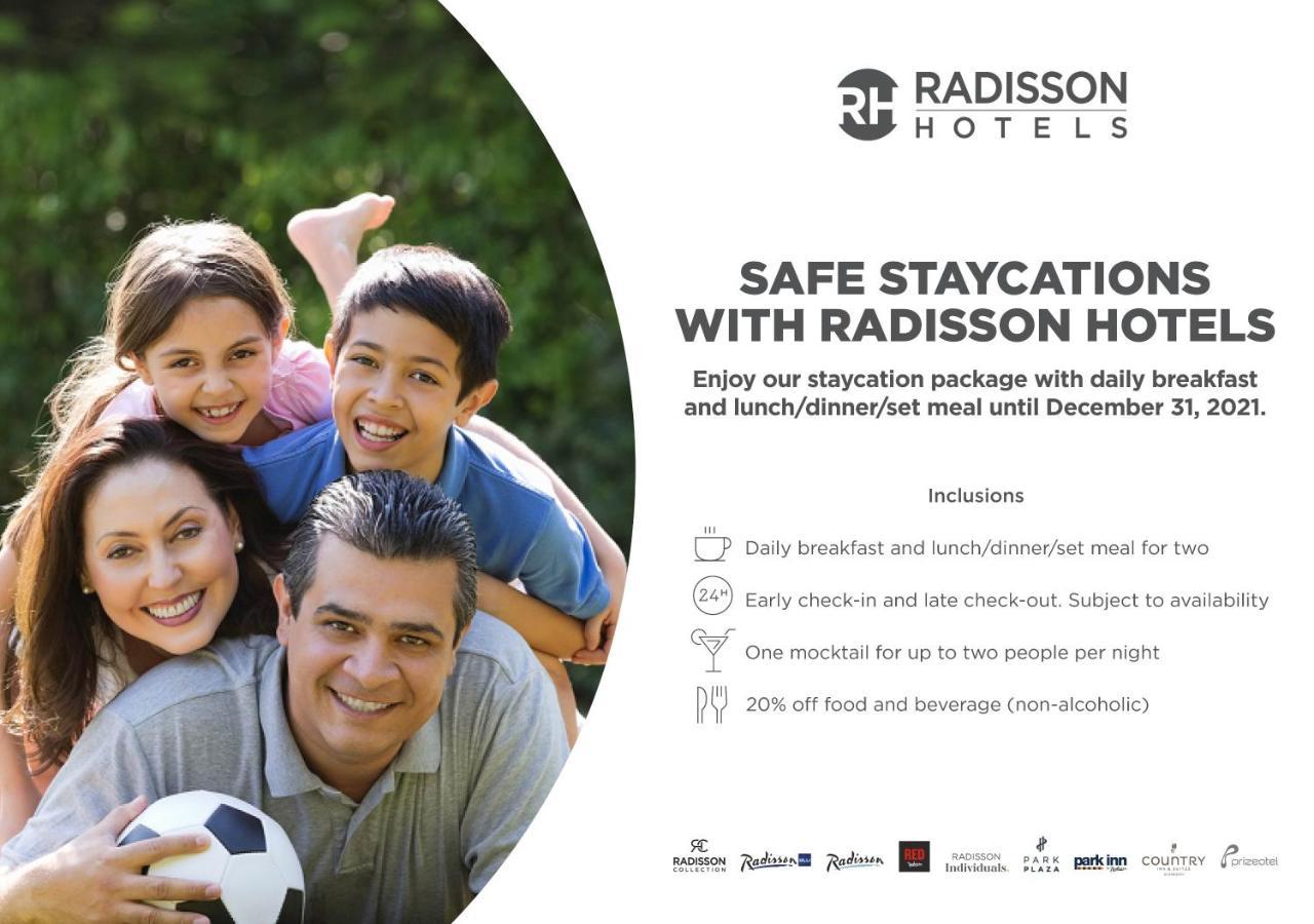 Radisson Noida Hotel ภายนอก รูปภาพ
