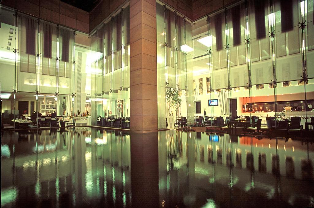 Radisson Noida Hotel ภายนอก รูปภาพ
