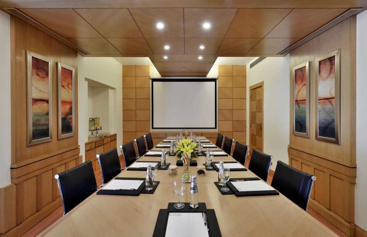 Radisson Noida Hotel ภายนอก รูปภาพ