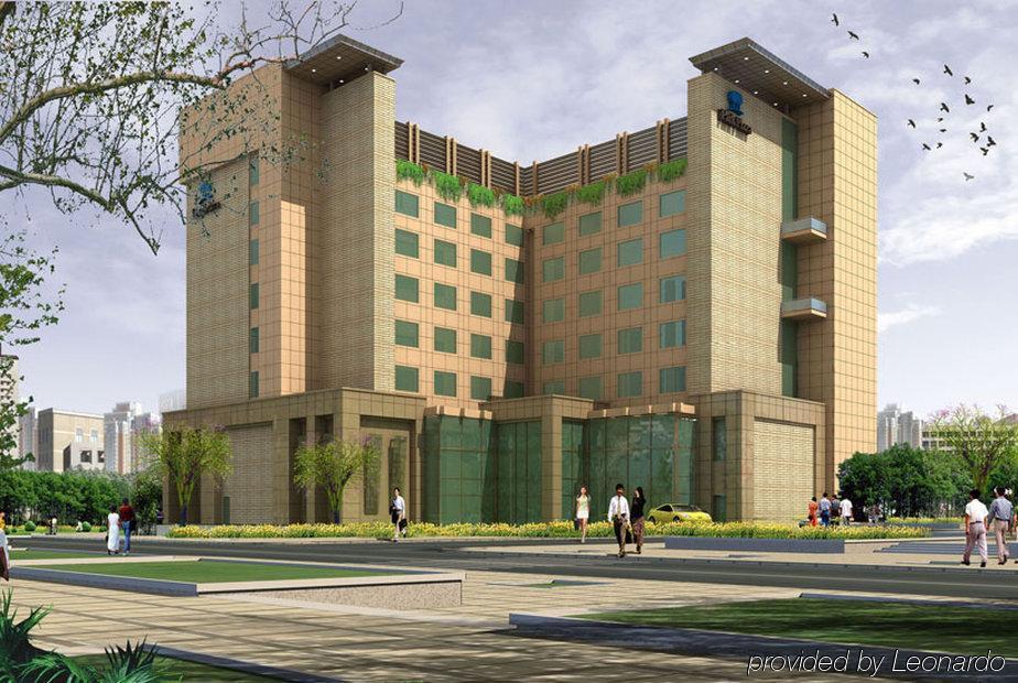 Radisson Noida Hotel ภายนอก รูปภาพ