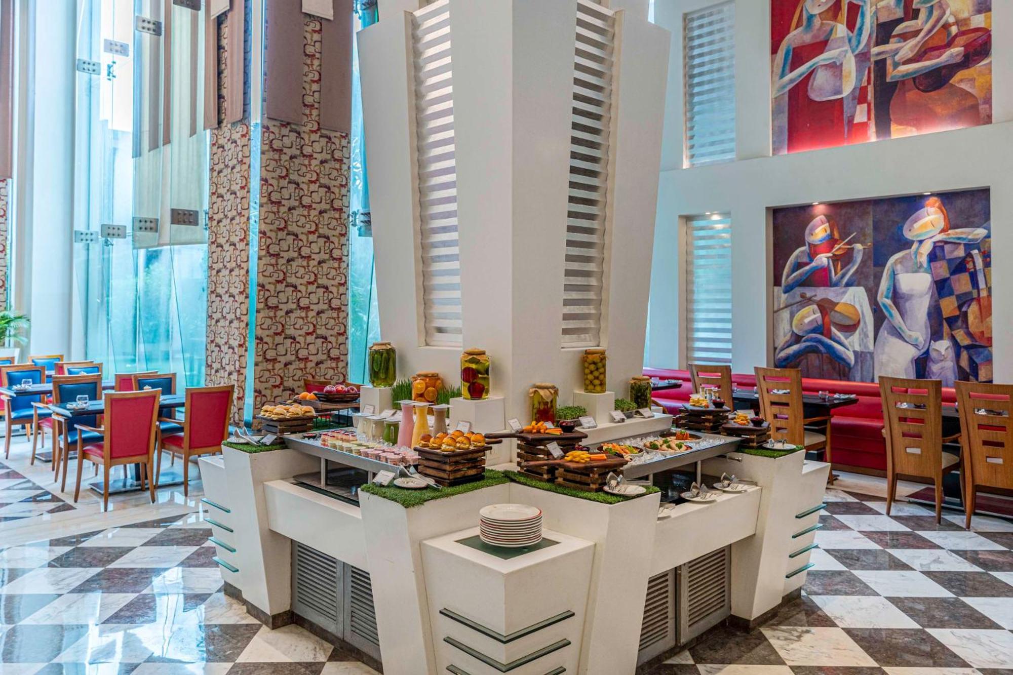 Radisson Noida Hotel ภายนอก รูปภาพ