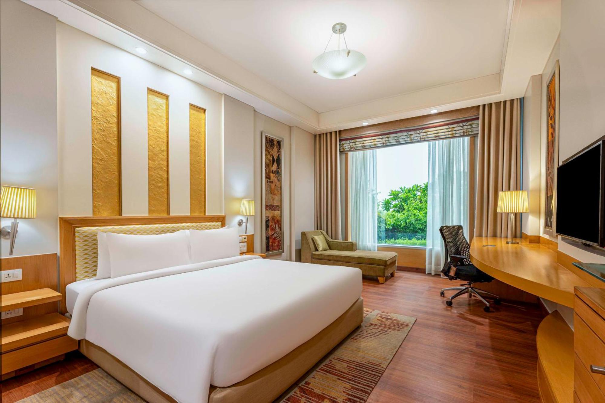 Radisson Noida Hotel ภายนอก รูปภาพ