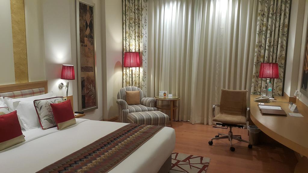 Radisson Noida Hotel ภายนอก รูปภาพ