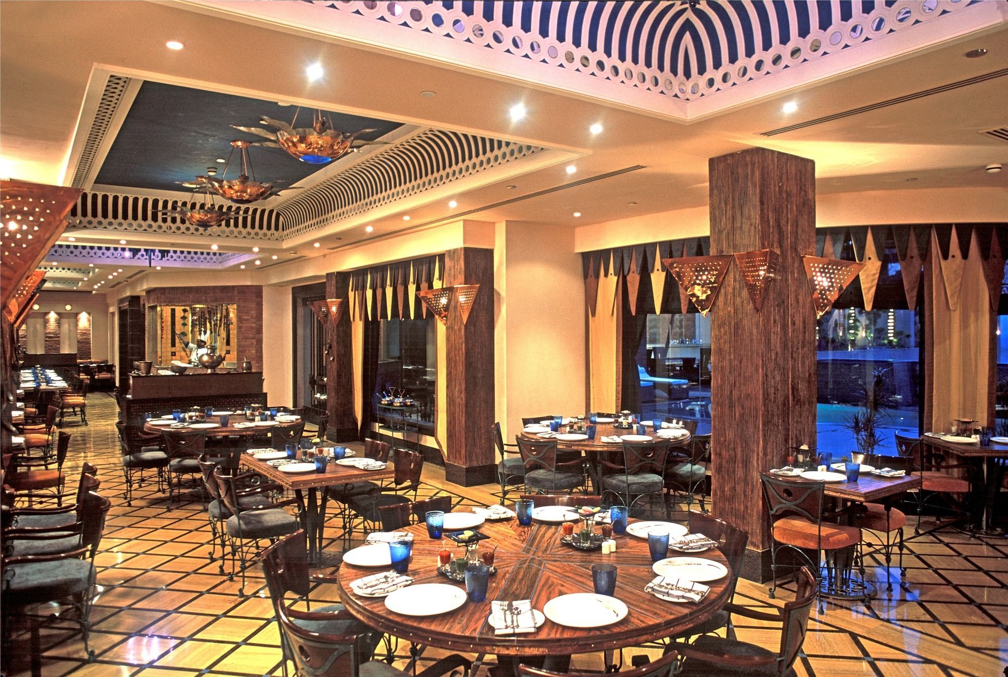 Radisson Noida Hotel ภายนอก รูปภาพ