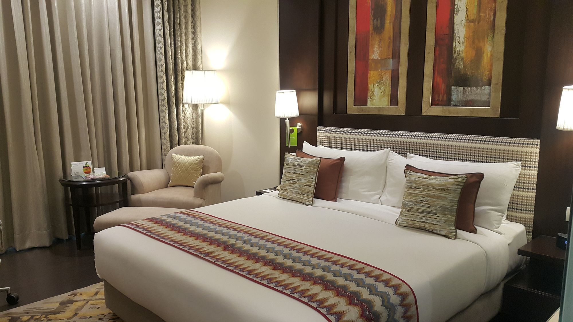 Radisson Noida Hotel ภายนอก รูปภาพ