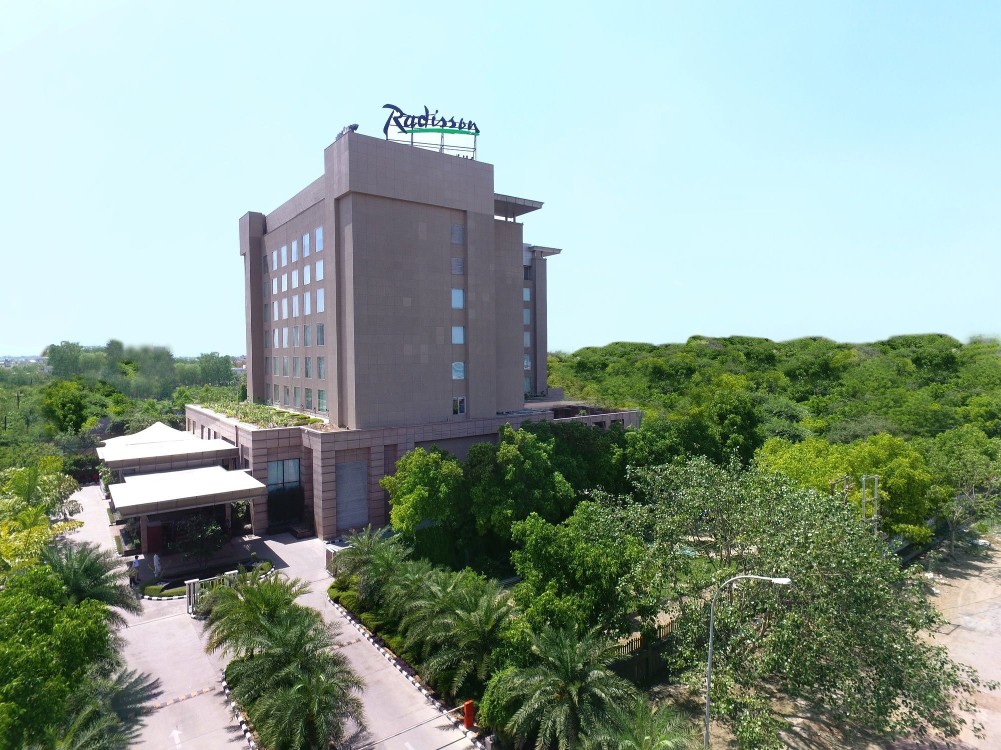 Radisson Noida Hotel ภายนอก รูปภาพ